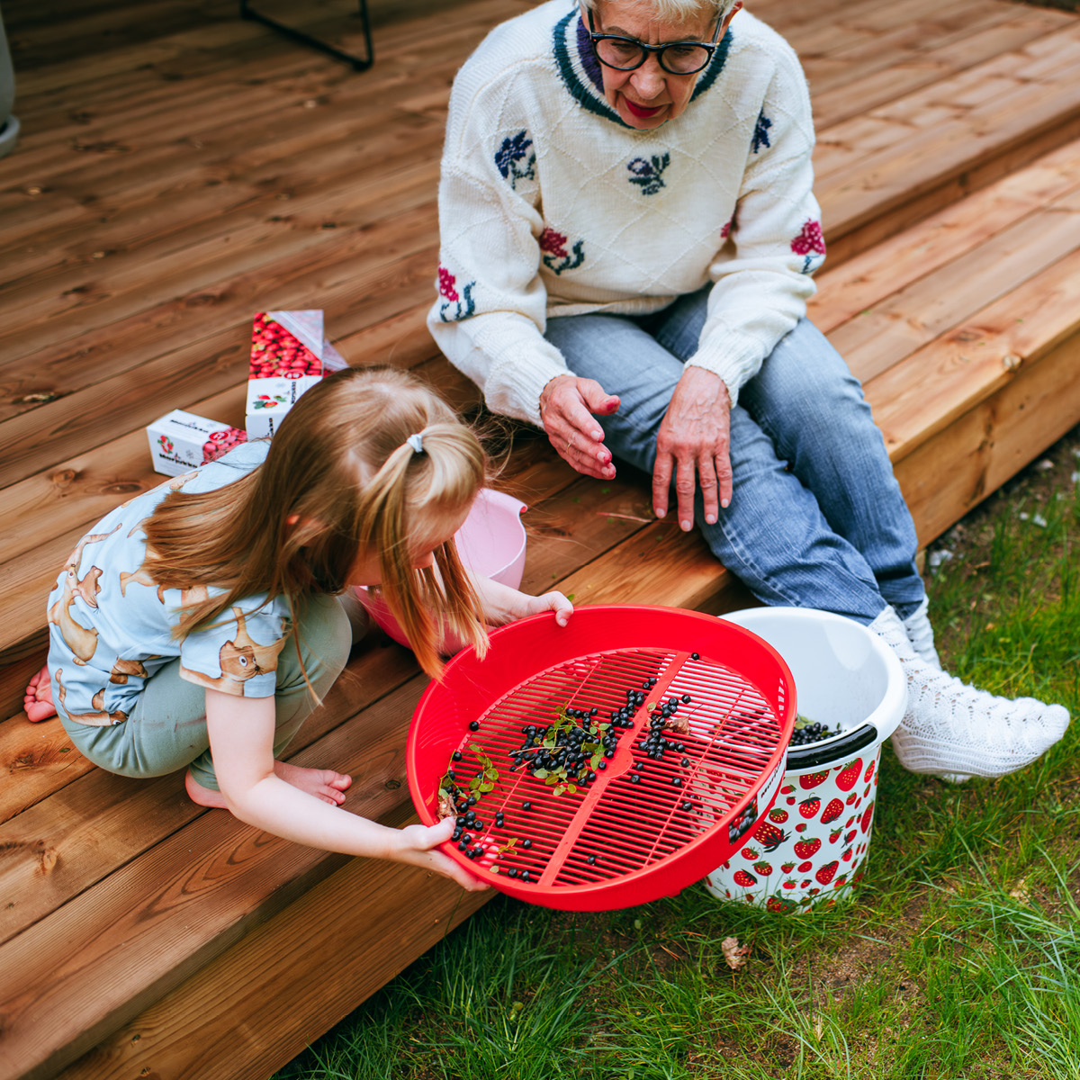 Marjukka Bärrensare med höga kanter 35 cm röd