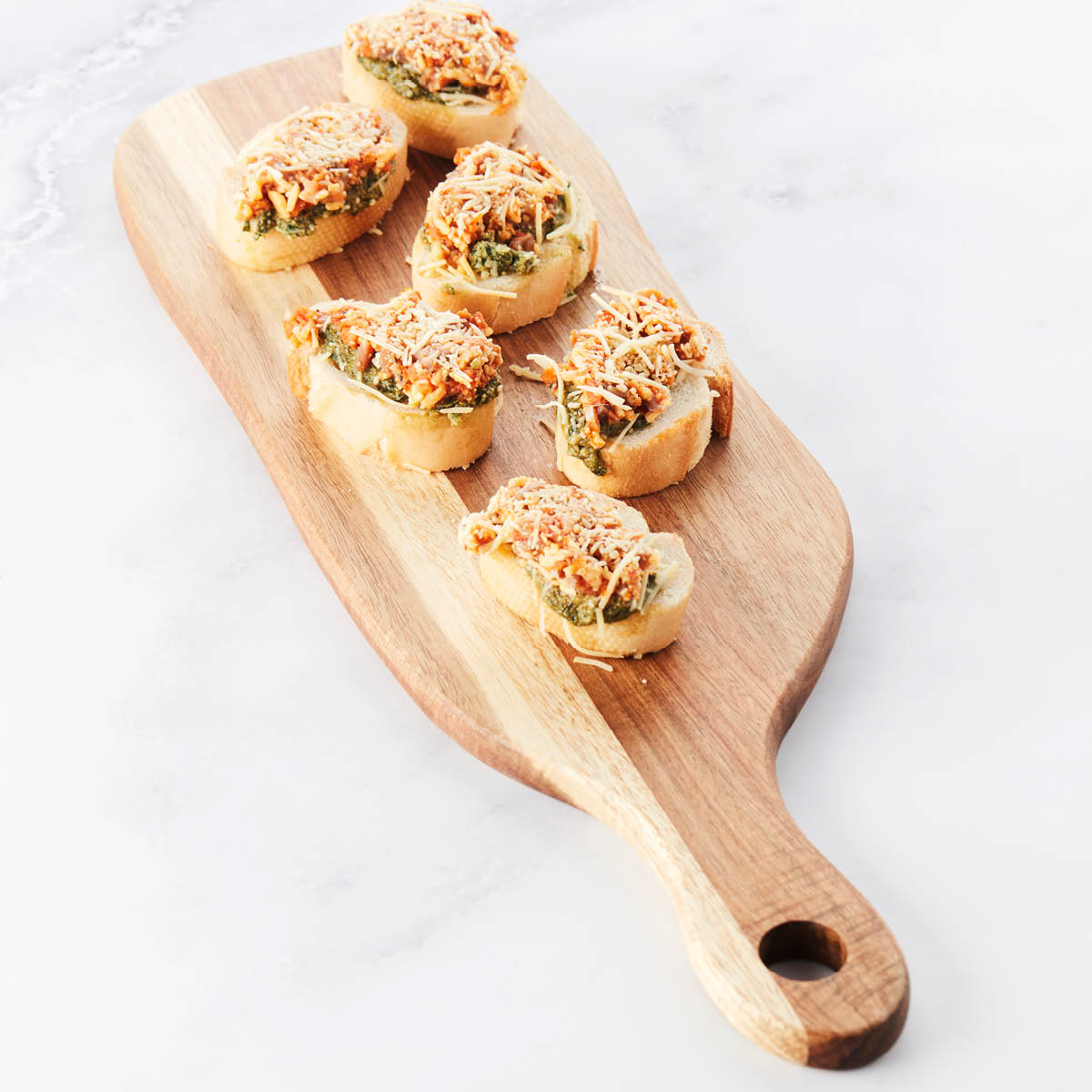 Point Virgule Serveringsbrett m/håndtak 51x16x1,5 cm akasie