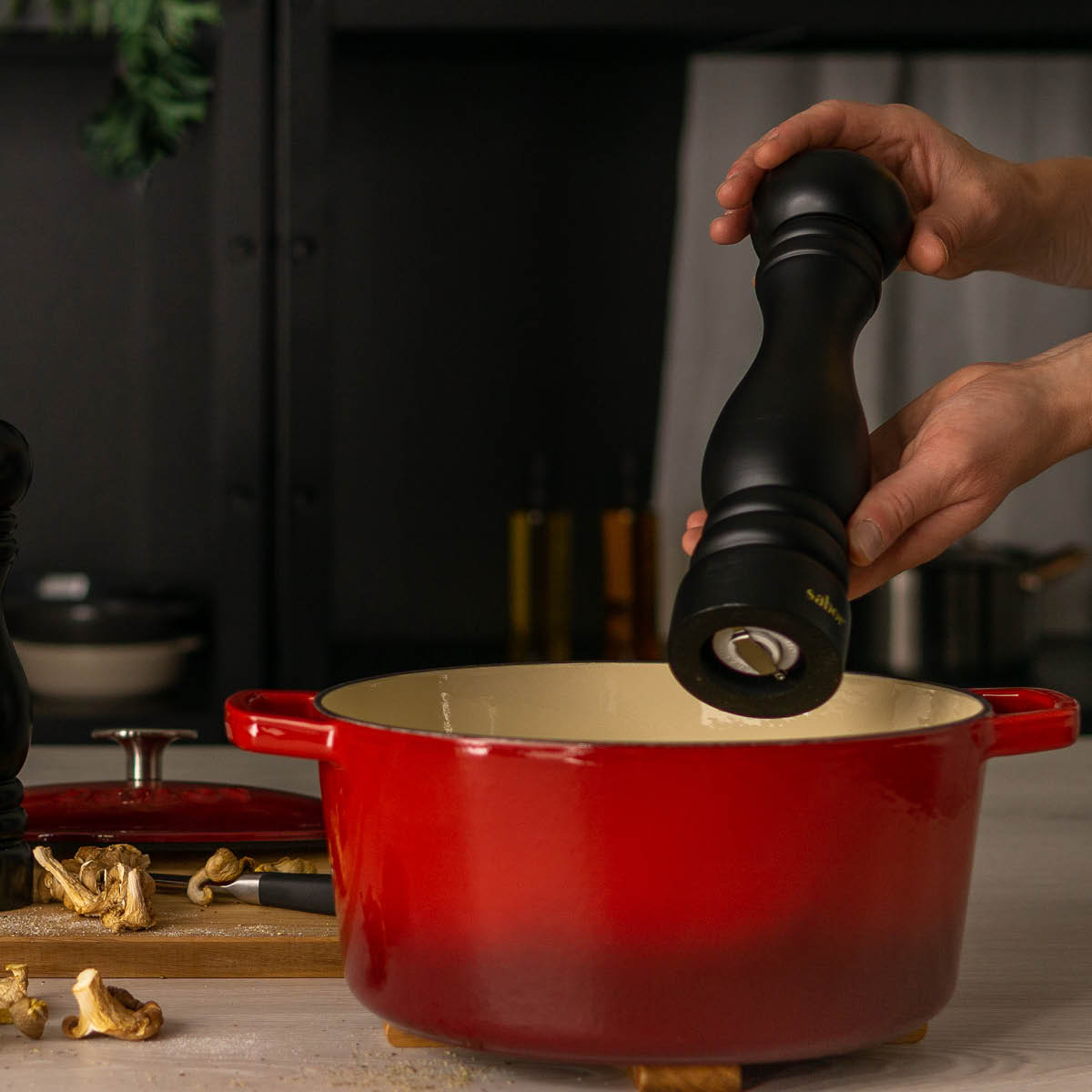 Sabor Støpejernsgryte 4,4L rød