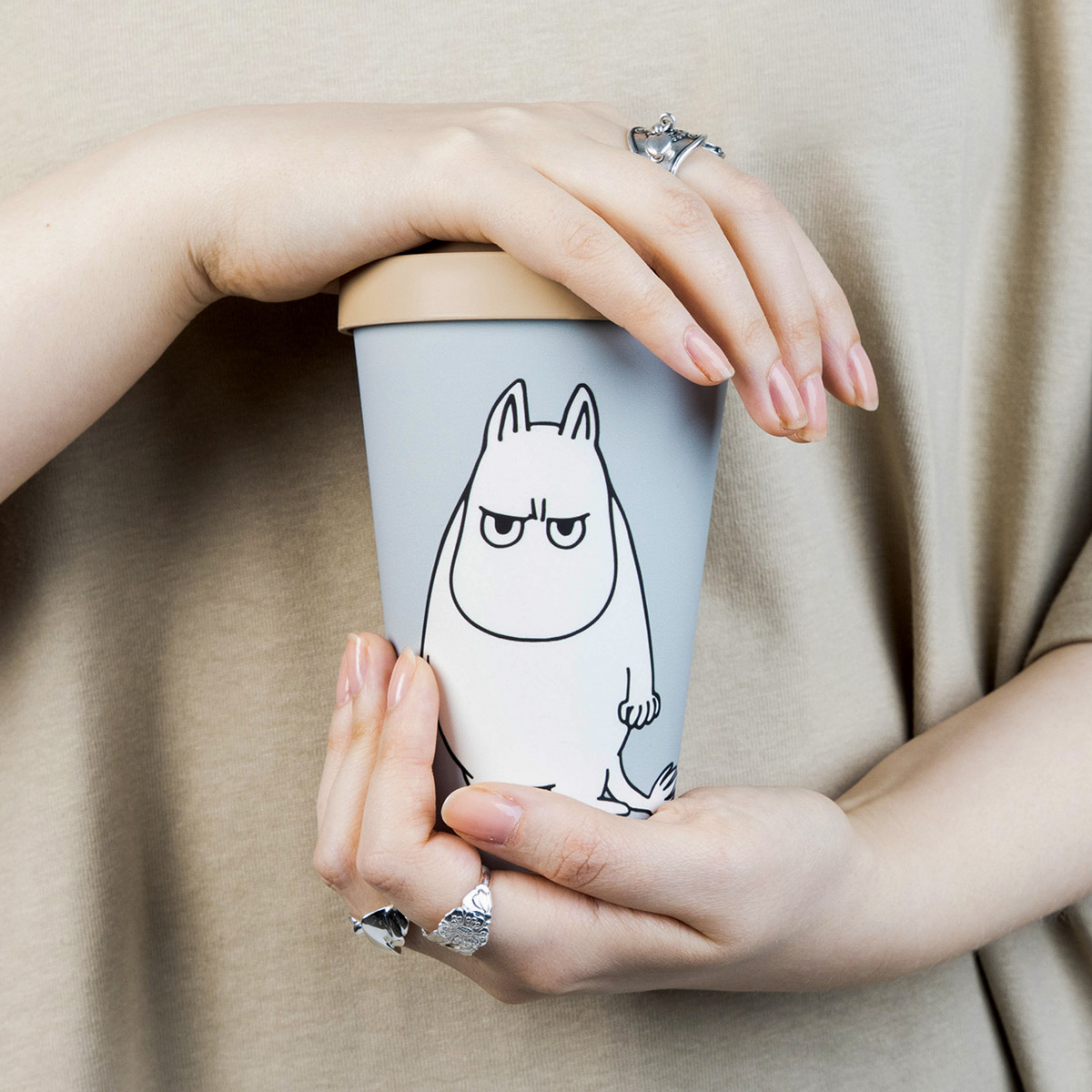 Nordicbuddies Mumin take away mugg 45 cl Mumintrollet arg grå