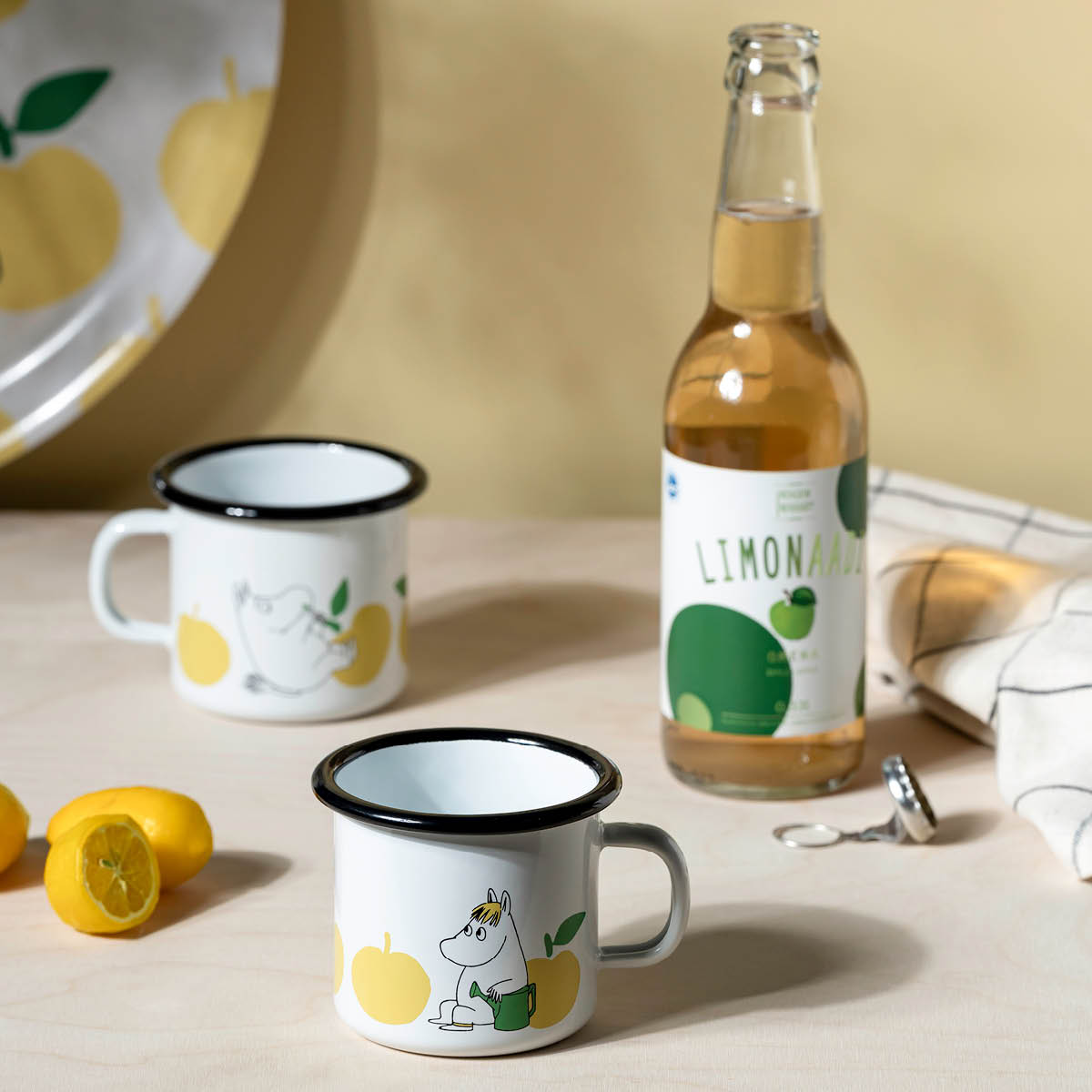 Muurla Mumin emaljmugg 25 cl Snorkfröken Glada Äpplen gul