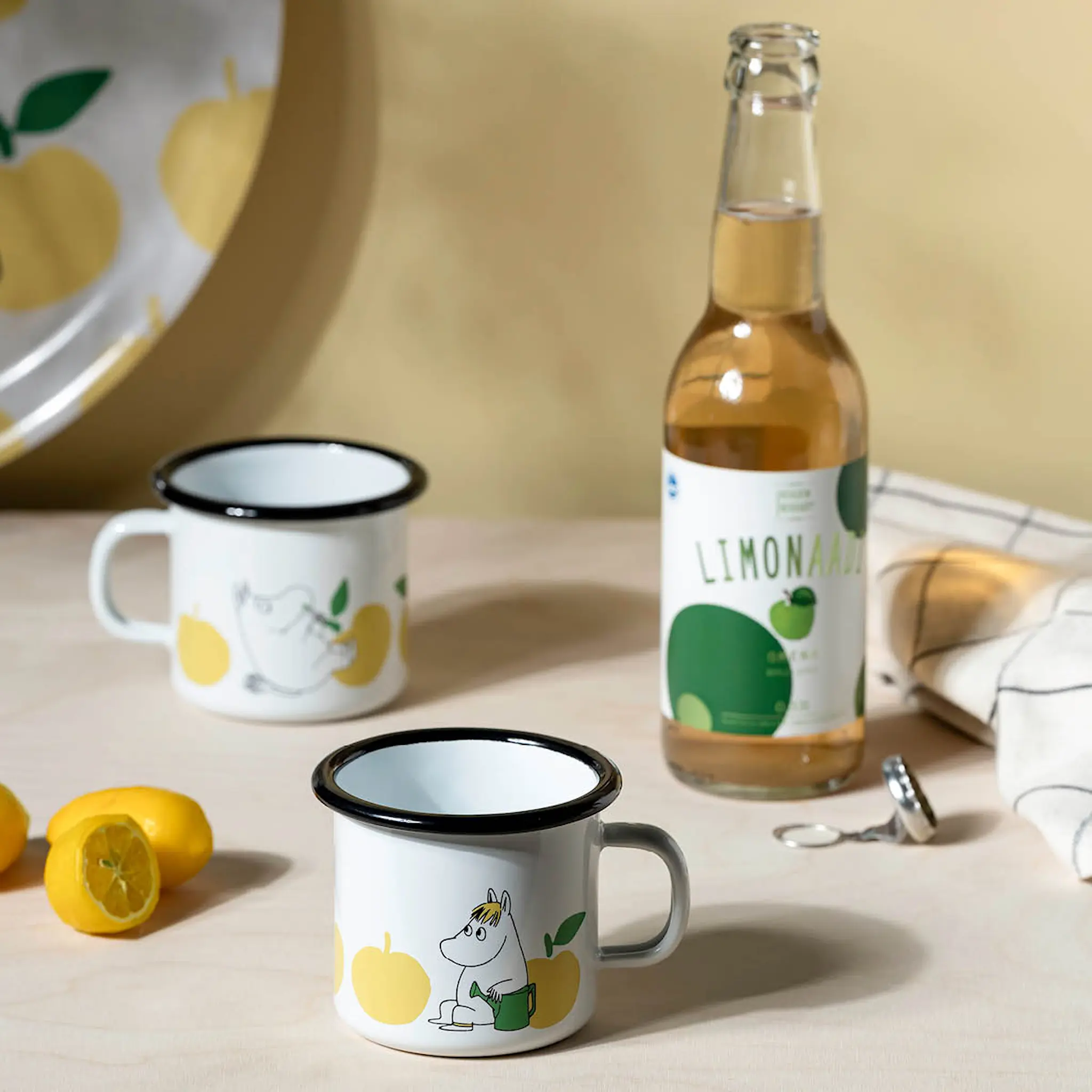 Muurla Mumin emaljmugg 25 cl Snorkfröken Glada Äpplen gul