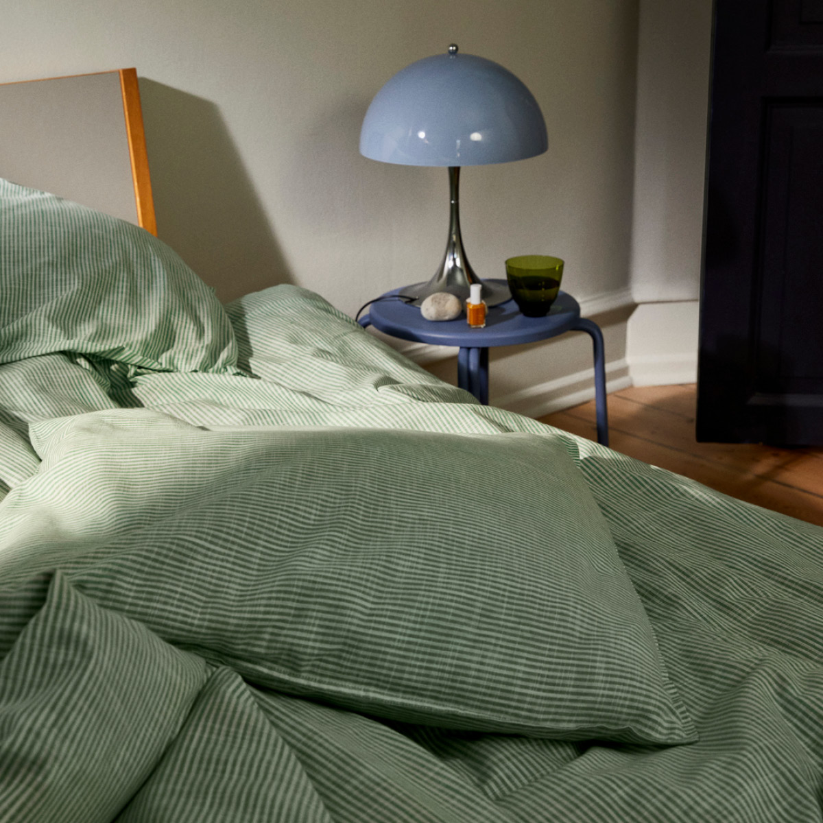 Juna Monochrome Lines sengetøy 140x220 cm grønn/hvit