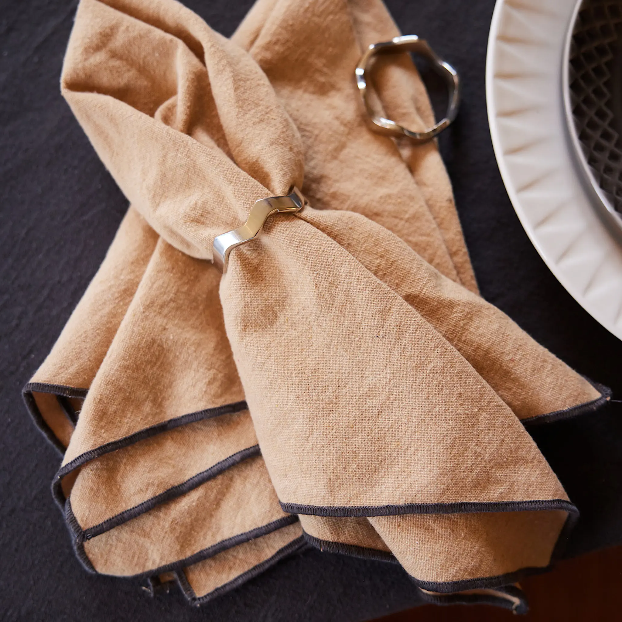 Sagaform Edith Lautasliina 45x45 cm 2 kpl Beige