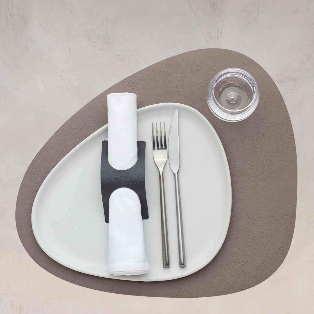 LIND DNA Leather Serene Curve bordbrikke L 37x44 cm mole grey