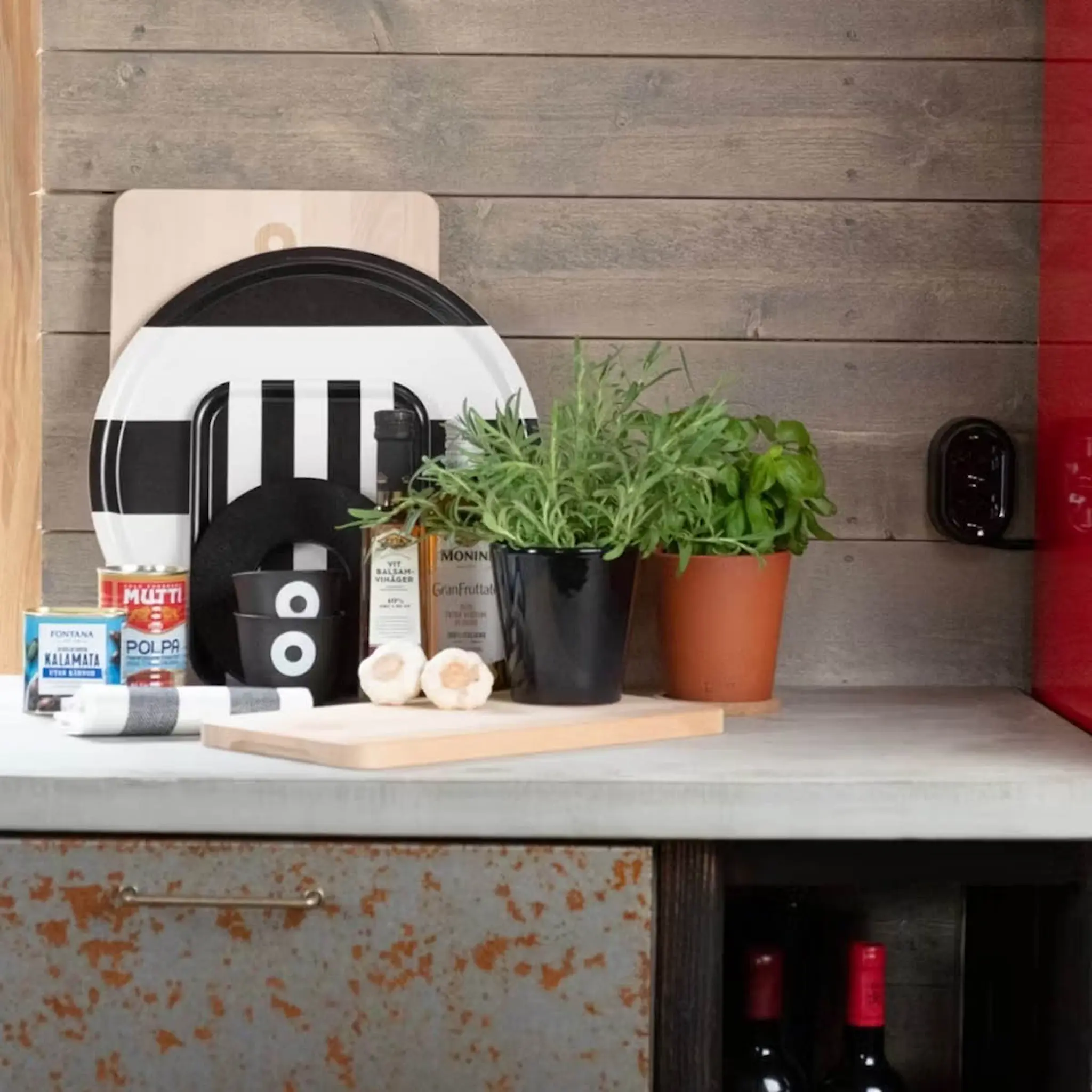 Rotor Design Stripes serveringsbricka 38x38 cm svart/vit