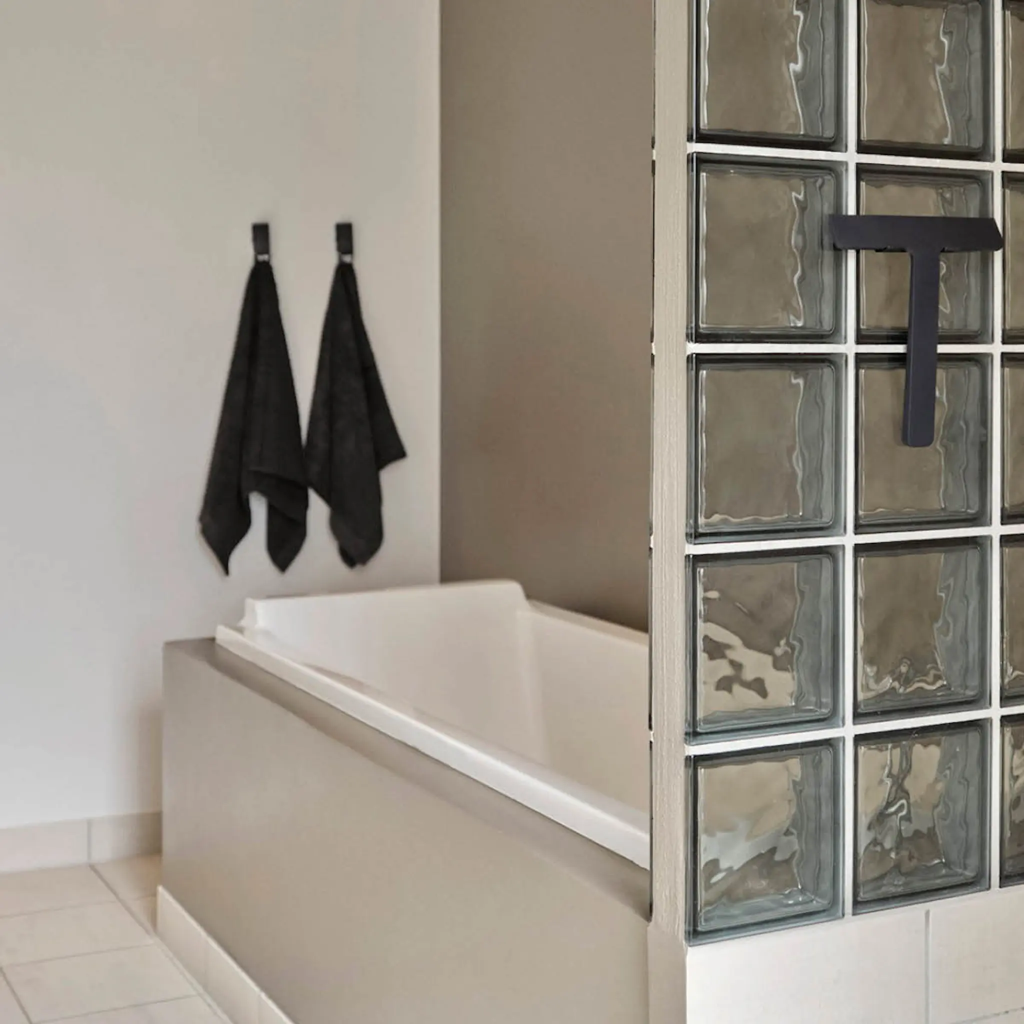 Zone Denmark Classic pyyhe 50x70 cm musta
